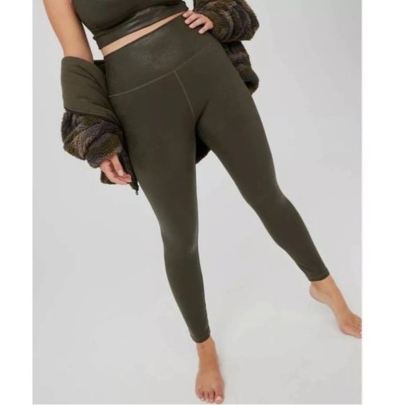 Offline by Aerie Crackle Leggings Size Small Short - Picture 2 of 11